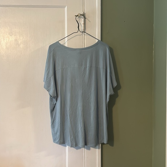 32 Degrees Cool Women's Soft Luxe Short Sleeve V-Neck Top, XXL Blue - Picture 3 of 14